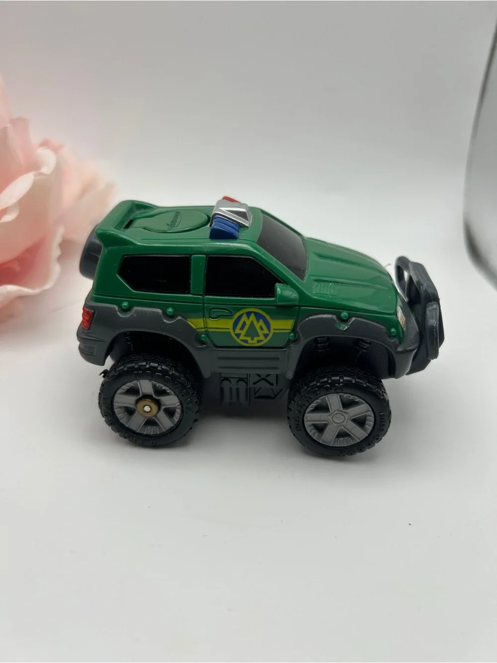 2001 Matchbox Pull String Action SUV Works
